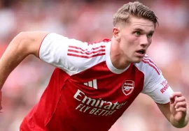 Viktor Gyokeres in arsenal shirt